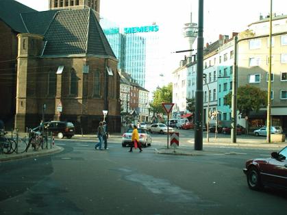  Bild: Kreuzung Neusser Str. / Benzenbergstr. / Bilker Allee, Richtung Norden 