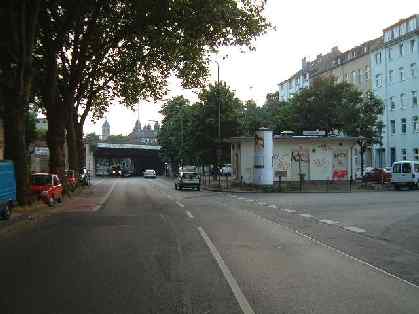  Bild: Kreuzung Kronprinzenstr. / Benzenbergstr. / Bachstr., Richtung Westen 