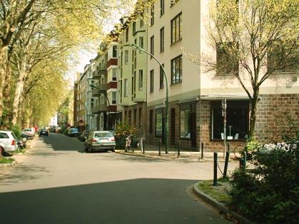  Bild: Kreuzung Burghofstr. / Binterimstr., Richtung Osten 