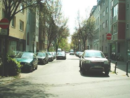  Bild: Kreuzung Burghofstr. / Binterimstr., Richtung Süden 