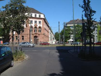  Bild: Kreuzung Hüttenstr. / Corneliusstr. / Luisenstr. / Karl-Rudolf-Str., Richtung Osten 