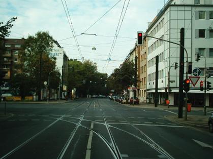  Bild: Kreuzung Elisabethstr. / Bilker Allee, Richtung Westen 
