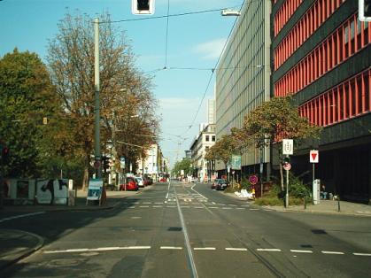  Bild: Kreuzung Friedrichstr. / Kirchfeldstr., Richtung Norden 