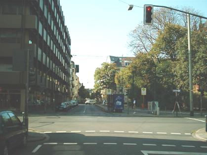  Bild: Kreuzung Friedrichstr. / Kirchfeldstr., Richtung Westen 