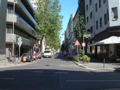  Bild: Kreuzung Friedrichstr. / Luisenstr., Richtung Osten 