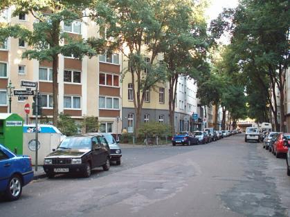  Bild: Kreuzung Friedenstr. / Benzenbergstr., Richtung OstenSüdosten 