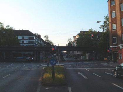  Bild: Kreuzung Corneliusstr. / Färberstr. / Erasmusstr. / Heeresbachstr., Richtung Norden 