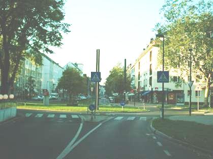  Bild: Kreuzung Himmelgeister Str. / Moorenstr. / Ulenbergstr., Richtung Norden 