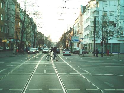  Bild: Kreuzung Scheurenstr. / Helmholtzstr. / Hüttenstr. / Bunsenstr., Richtung WestenNordwesten 