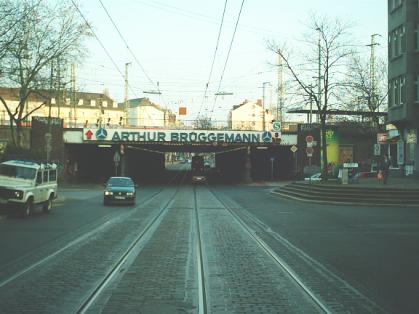  Bild: Kreuzung Hüttenstr. / Kirchfeldstr., Richtung SüdenSüdwesten 