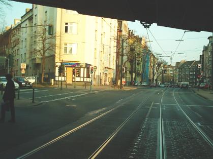  Bild: Kreuzung Arminstr. / Sonnenstr. / Hüttenstr., Richtung OstenSüdosten 