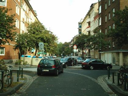  Bild: Kreuzung Kronprinzenstr. / Kirchfeldstr. / Düsselstr., Richtung Norden 