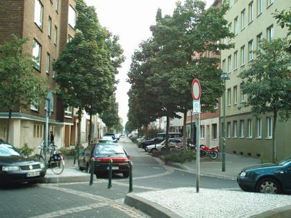  Bild: Kreuzung Kronprinzenstr. / Kirchfeldstr. / Düsselstr., Richtung Osten 