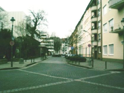  Bild: Kreuzung Kronenstr. / Kirchfeldstr., Richtung Norden 