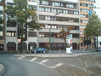  Bild: Kreuzung Merowingerstr. / Am Steinberg, Richtung Westen 