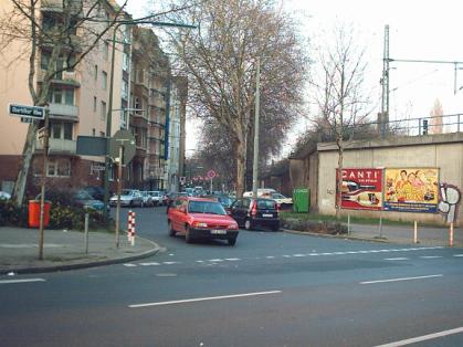  Bild: Kreuzung Remscheider Str. / Oberbilker Allee / Gustav-Poensgen-Str., Richtung NordenNordosten 