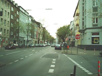  Bild: Kreuzung Remscheider Str. / Oberbilker Allee / Gustav-Poensgen-Str., Richtung Westen 