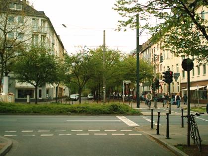  Bild: Kreuzung Volksgartenstr. / Oberbilker Allee, Richtung Norden 