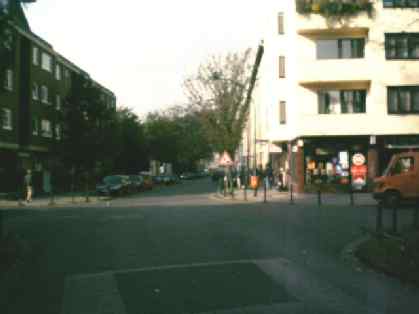  Bild: Kreuzung Planetenstr. / Suitbertusstr., Richtung Westen 