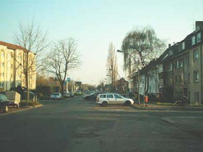  Bild: Kreuzung Volmerswerther Str. / Bedburger Str., Richtung Süden 