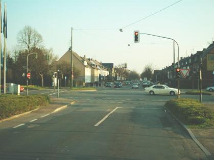  Bild: Kreuzung Volmerswerther Str. / Südring, Richtung Süden 