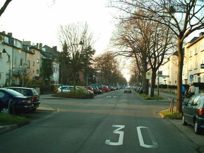  Bild: Kreuzung Volmerswerther Str. / An der Viehlingshecke, Richtung Norden 